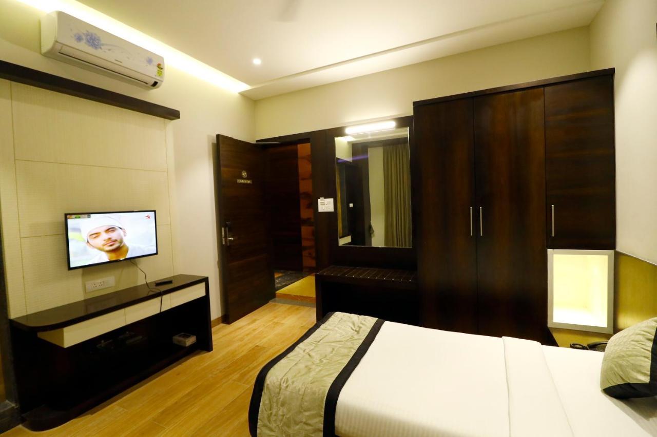 Hotel The Royal Inn Baramati Экстерьер фото